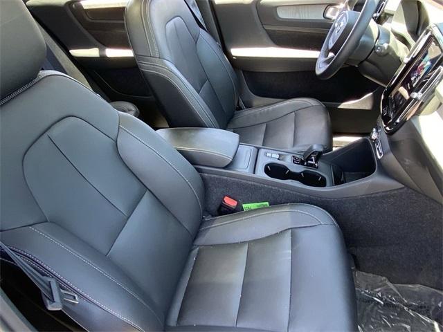 new 2025 Volvo XC40 car, priced at $45,465