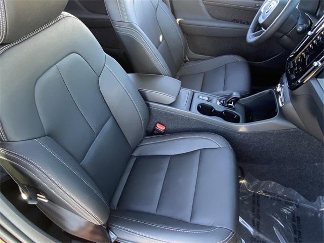 new 2025 Volvo XC40 car, priced at $46,035