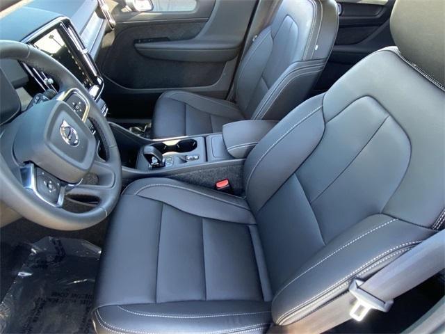 new 2025 Volvo XC40 car, priced at $46,035