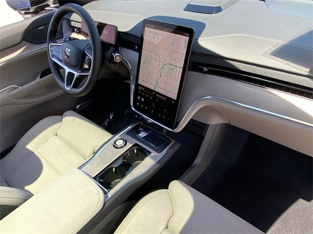 new 2025 Volvo EX90 car, priced at $88,560