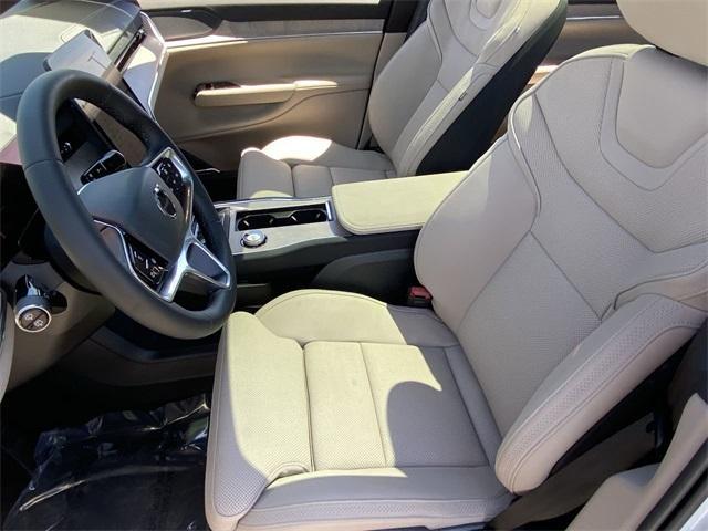 new 2025 Volvo EX90 car, priced at $88,560