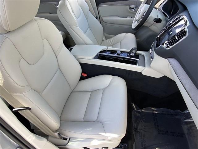 new 2025 Volvo XC90 car, priced at $68,955