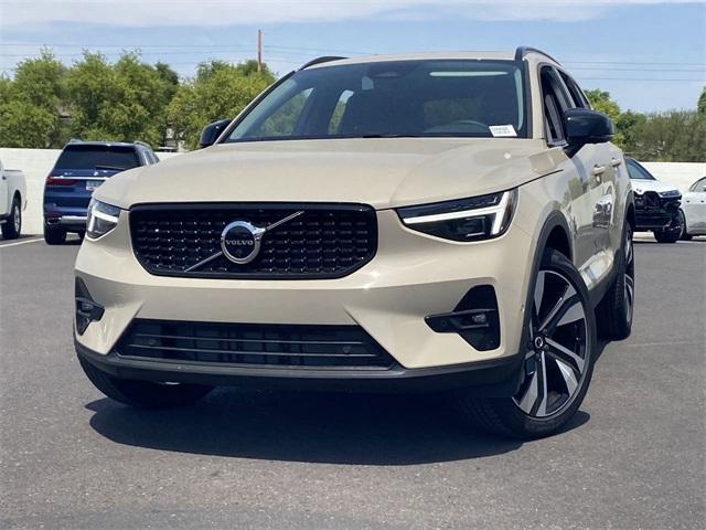 new 2025 Volvo XC40 car, priced at $46,795