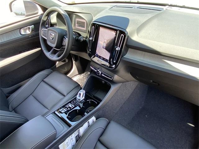 new 2025 Volvo XC40 car, priced at $48,335
