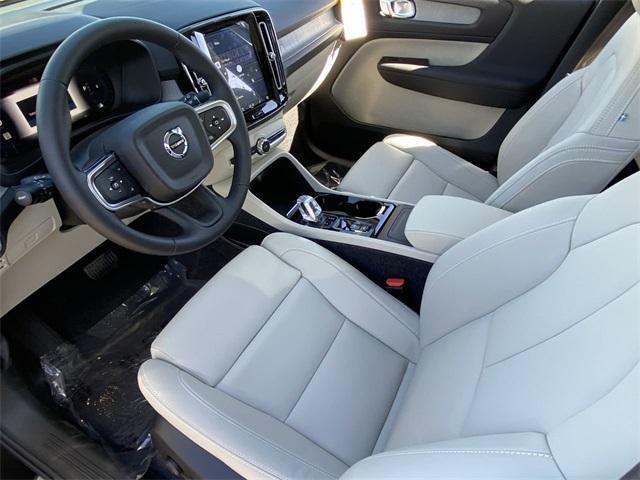 new 2025 Volvo XC40 car, priced at $48,315