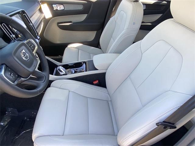 new 2025 Volvo XC40 car, priced at $48,315