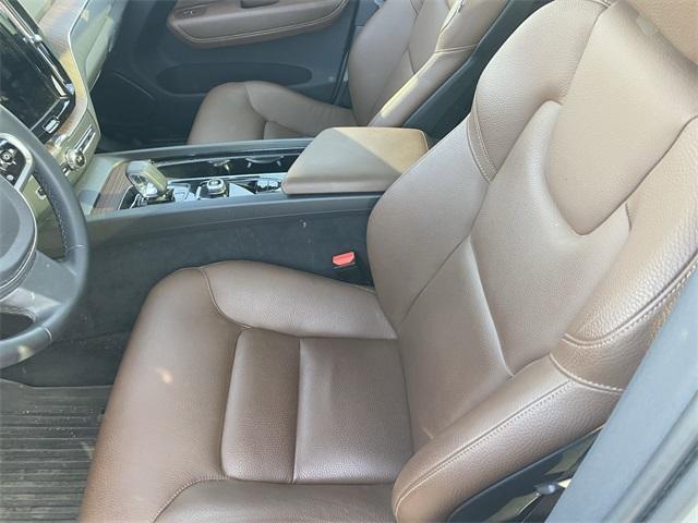 used 2023 Volvo XC60 car
