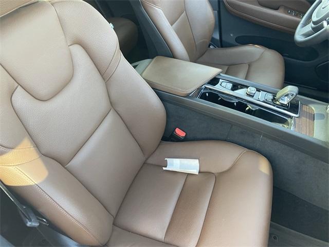 used 2023 Volvo XC60 car