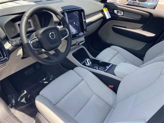 new 2025 Volvo XC40 car, priced at $50,825