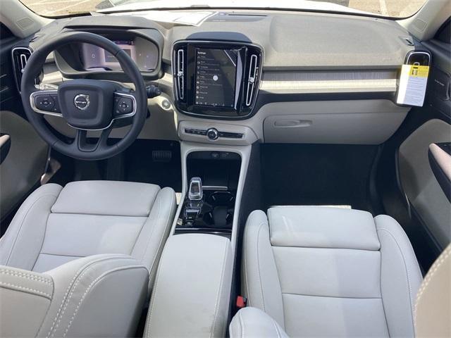 new 2025 Volvo XC40 car, priced at $50,825