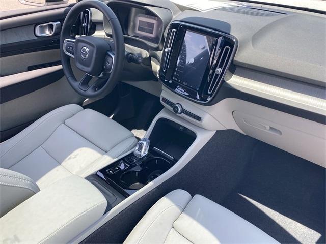 new 2025 Volvo XC40 car, priced at $50,825