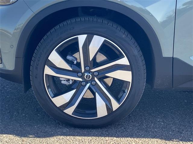 new 2025 Volvo XC40 car, priced at $48,820
