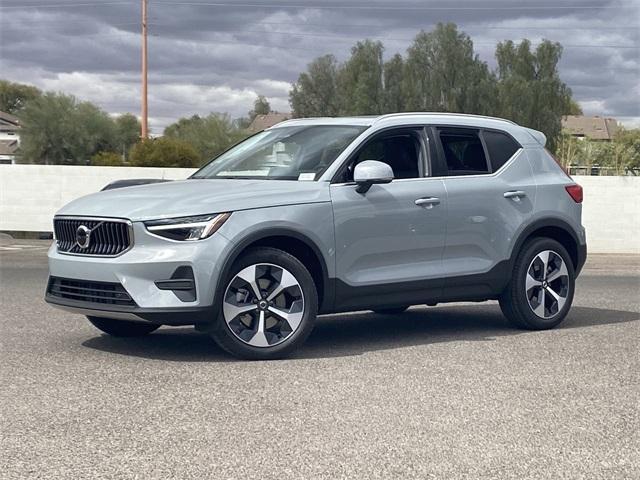 new 2025 Volvo XC40 car, priced at $46,035