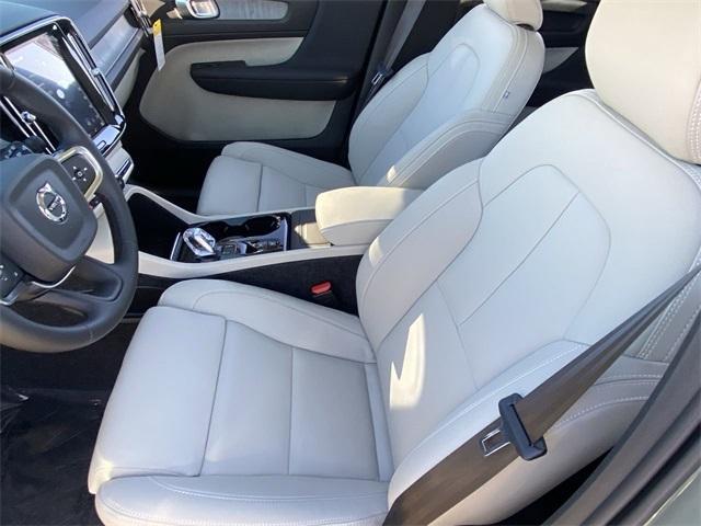 new 2025 Volvo XC40 car, priced at $48,315