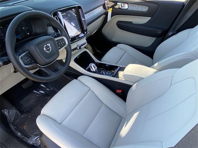 new 2025 Volvo XC40 car, priced at $48,315