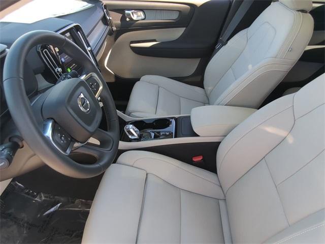 new 2025 Volvo XC40 car, priced at $48,335