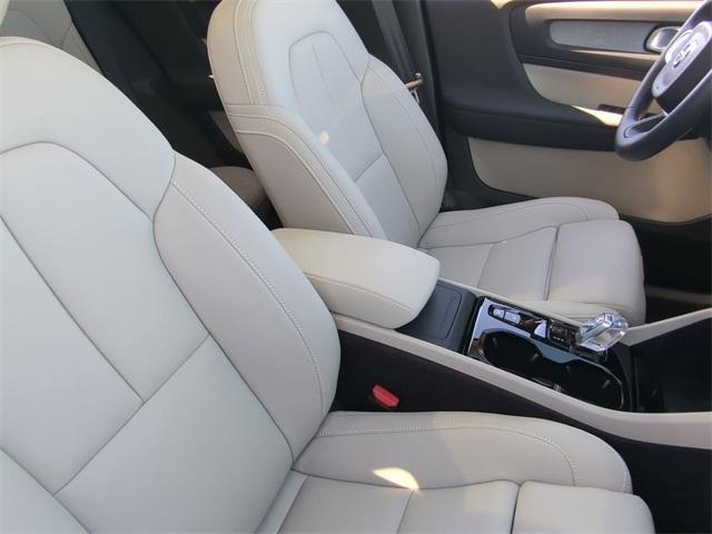 new 2025 Volvo XC40 car, priced at $48,335