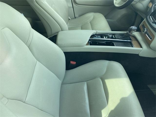 used 2021 Volvo XC90 car, priced at $31,999