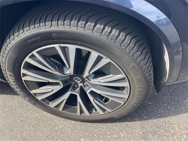 used 2021 Volvo XC90 car, priced at $31,999