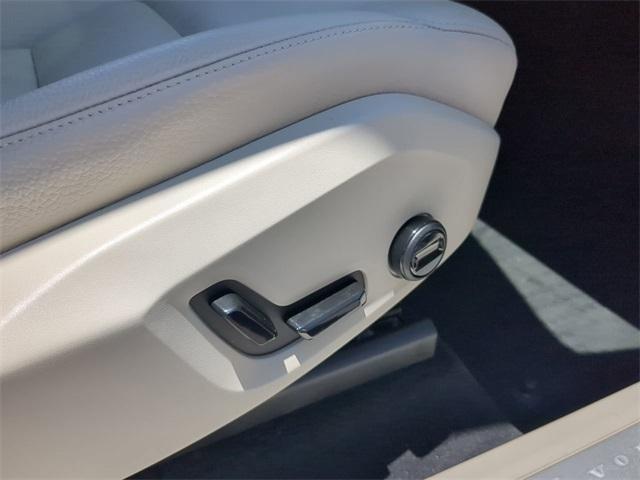 used 2022 Volvo XC60 car, priced at $30,999