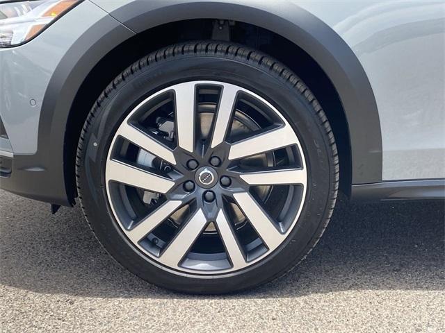 new 2025 Volvo V90 Cross Country car, priced at $69,080
