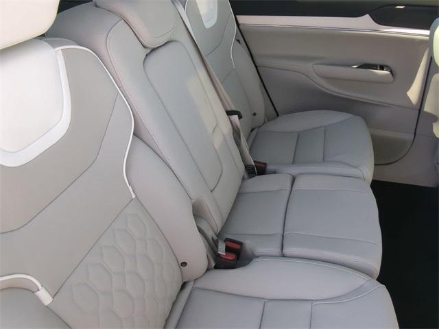 new 2025 Volvo EX90 car, priced at $88,945