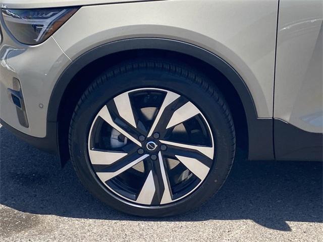 new 2025 Volvo XC40 car, priced at $50,825
