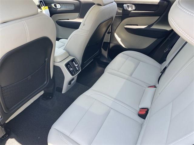 new 2025 Volvo XC40 car, priced at $50,825