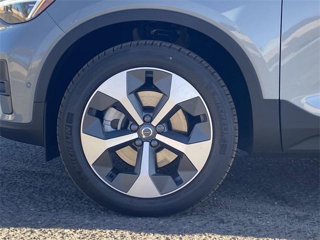 new 2025 Volvo XC40 car, priced at $48,315