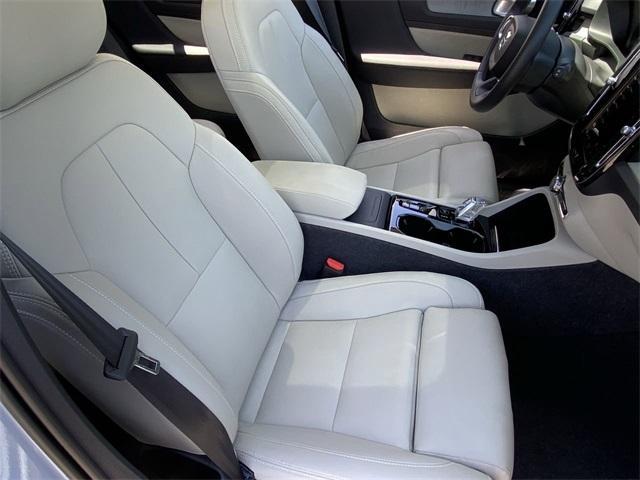 new 2025 Volvo XC40 car, priced at $50,025