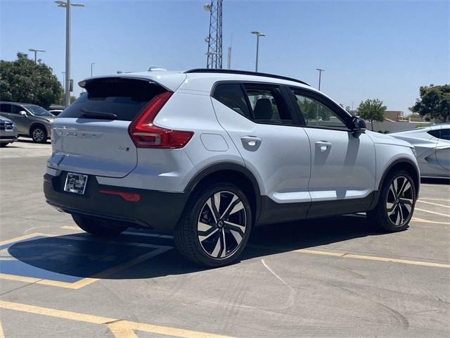 new 2025 Volvo XC40 car, priced at $50,025