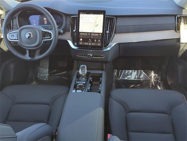 new 2025 Volvo XC90 car, priced at $61,045