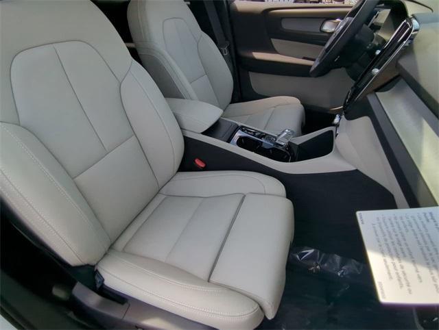 new 2025 Volvo XC40 car, priced at $48,785
