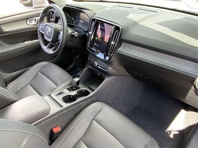 new 2025 Volvo XC40 car, priced at $46,485