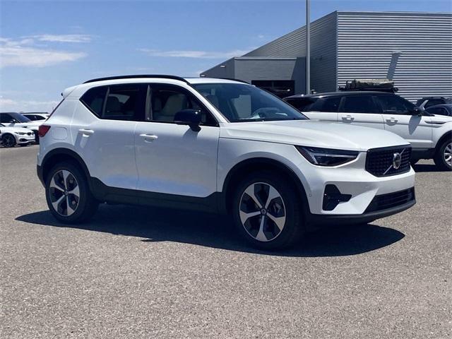 new 2025 Volvo XC40 car, priced at $49,560