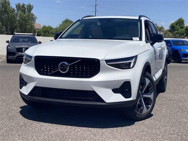 new 2025 Volvo XC40 car, priced at $49,560