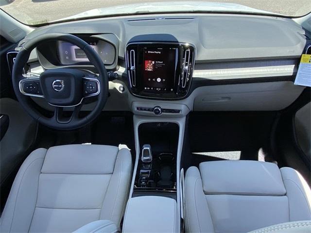 new 2025 Volvo XC40 car, priced at $49,560