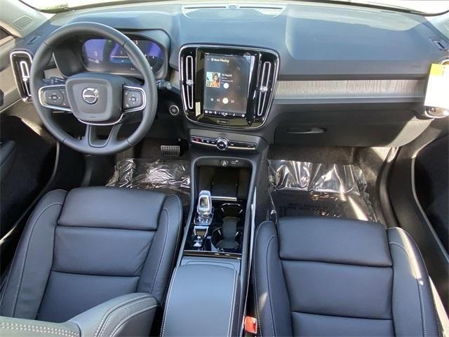 new 2025 Volvo XC40 car, priced at $49,790