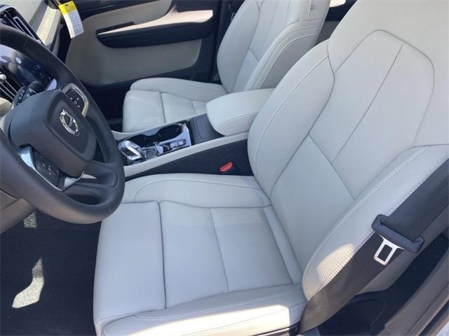new 2025 Volvo XC40 car, priced at $50,825
