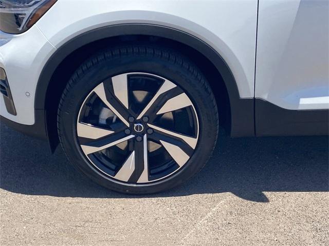 new 2025 Volvo XC40 car, priced at $50,825
