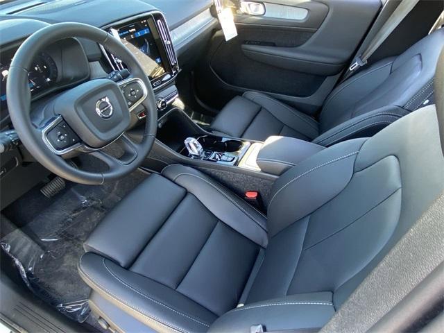 new 2025 Volvo XC40 car, priced at $51,015