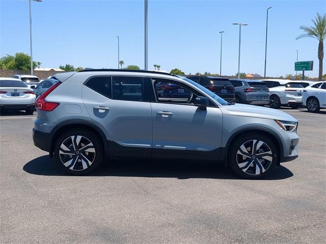 new 2025 Volvo XC40 car, priced at $50,270