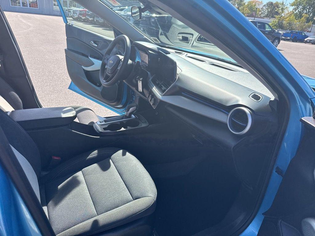 used 2025 Chevrolet Trax car, priced at $22,805