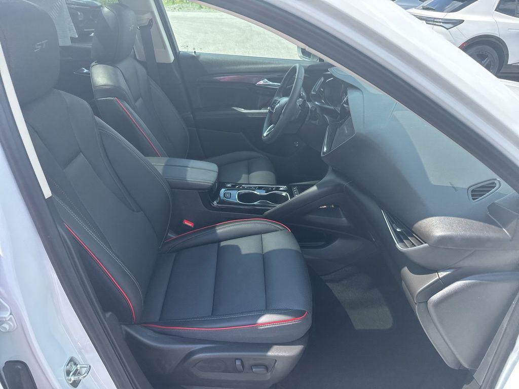 used 2022 Buick Envision car, priced at $29,228