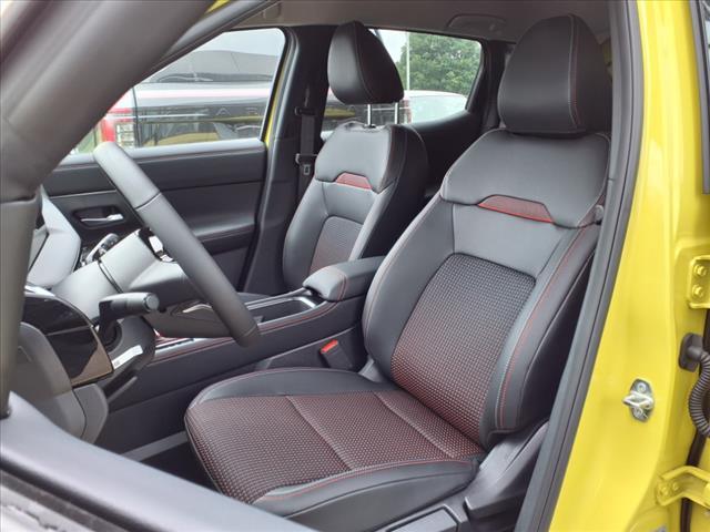 new 2025 Nissan Kicks car, priced at $28,162