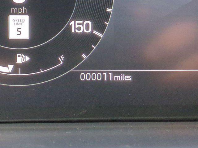 new 2025 Land Rover Discovery car, priced at $69,093