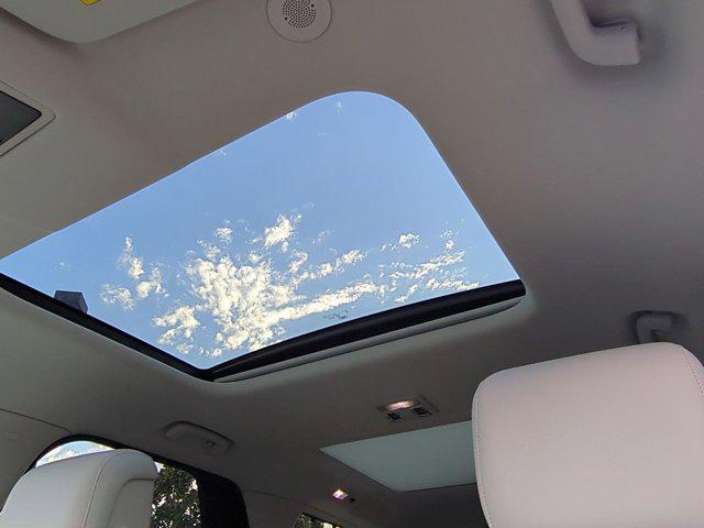 new 2025 Land Rover Discovery car, priced at $69,093