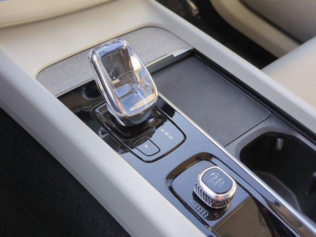 used 2022 Volvo XC60 car, priced at $38,551