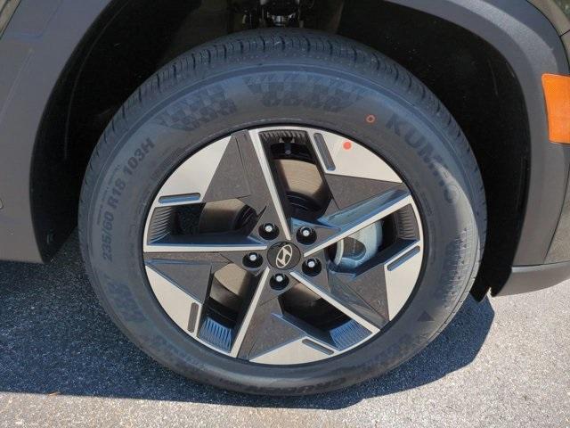 new 2025 Hyundai Tucson car, priced at $32,905