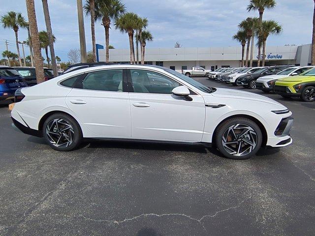 new 2024 Hyundai Sonata car, priced at $32,725